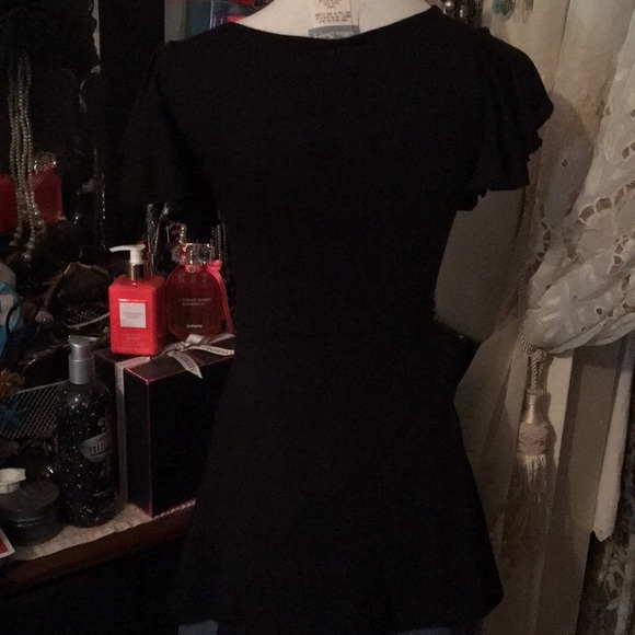STUNNING AND CLASSY BLACK BLOUSE SZ MEDIUM πΈπ· - Picture 4 of 5